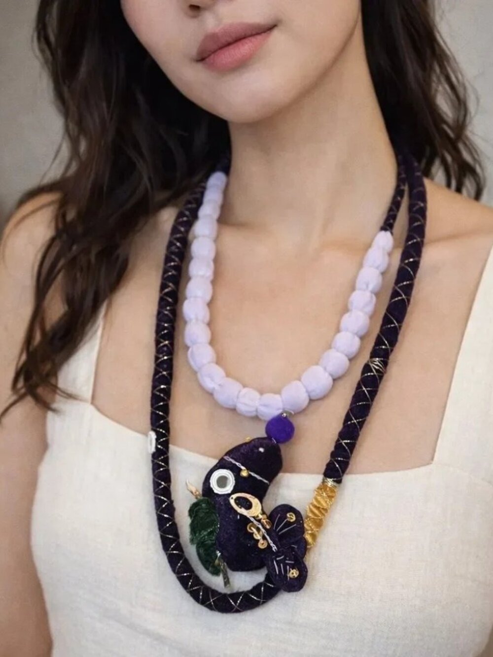 Elegant Purple and Black Necklace R3